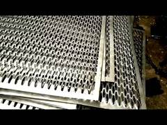 Alüminyum ve Hafif Karbon Delikli Galvanizli Geçit Izgarası 0.3MM- 8MM Kalınlık