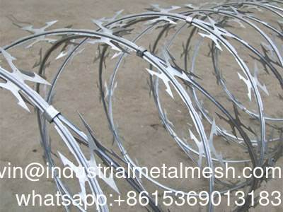 PVC Paslanmaz Çelik Akordeon Jiletli Tel Bto-16 18 22 60 Cbt-65 Çit Teli Fiyat