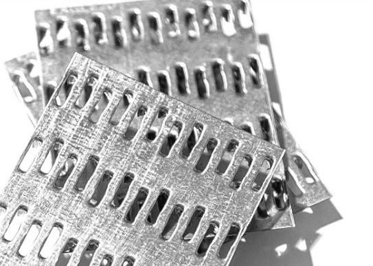 13.5mm Diken Uzunluğu Anti Split Plate Metal Tırnak Plate 1mm Güçlü