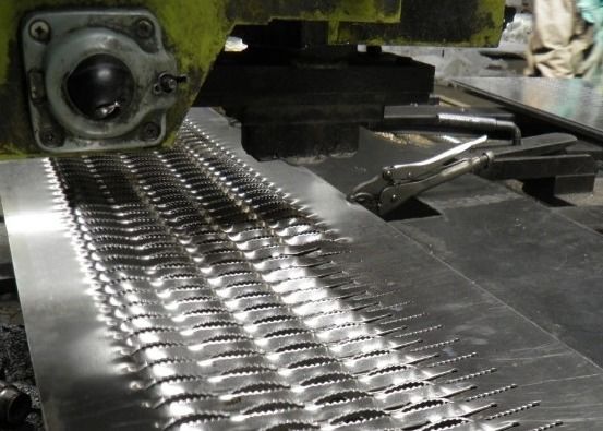 Sıcak batırılmış galvanizli 32 * 5mm Çelik Yürüyüş Çapı Yakalama Strut Izgara