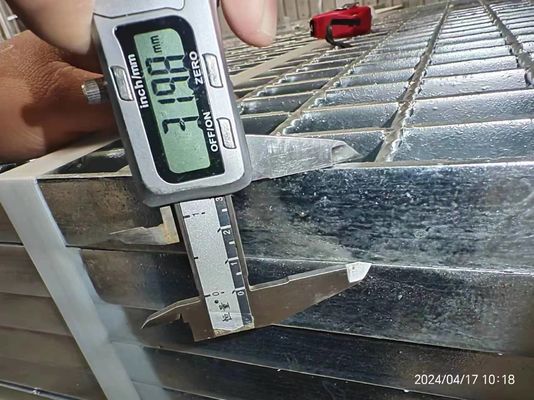 ASTM A36 Standart Çelik ızgara paneli WB325/2 Galvanize