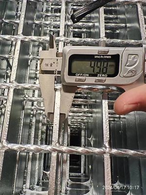 ASTM A36 Standart Çelik ızgara paneli WB325/2 Galvanize