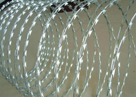 Sıcak daldırılmış galvanizli Concertina Acayip Dikenli Tel