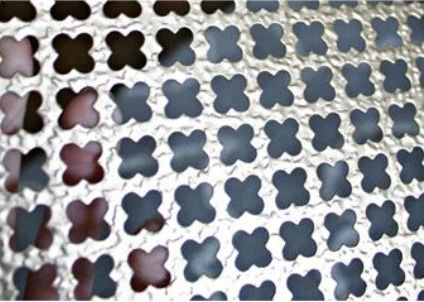 6 mm kalınlığında tam yapraklı yonca örneği perforasyonlu metal levhalar