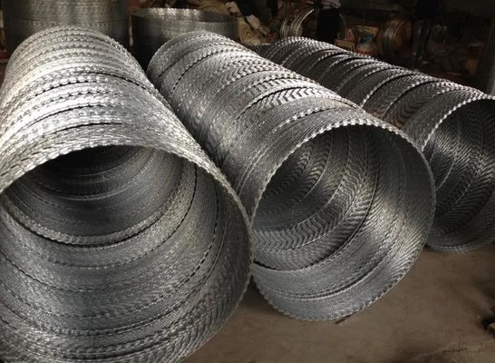 Sıcak Dip Galvanizli Dikenli Tıraş Blade Concertina Kablo Korsanlık Karşıtı