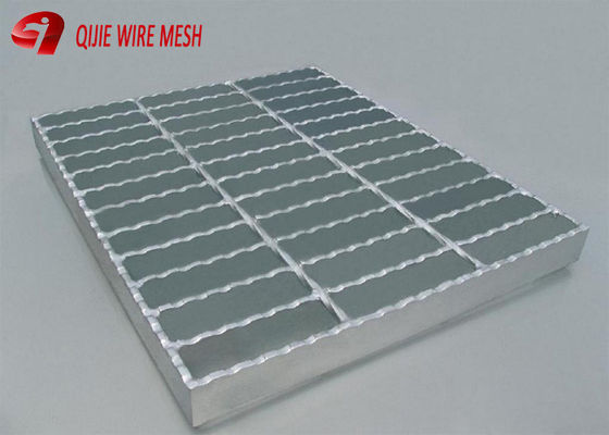 30X5mm Serfeli Çelik Izgara Katlanabilir Kamp Ateşi ızgara Ağır Görevli Paslanmaz / Bar için galvanizli