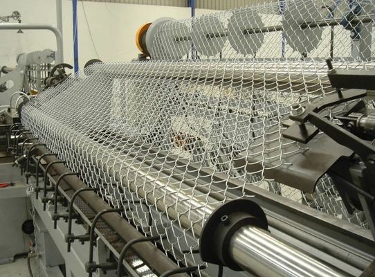 Yüksek güvenlikli dikenli telli galvanizli zincir bağlantı çit 5 mm çapı 3 metre yüksekliğinde