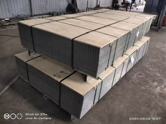 Sıcak Daldırma Galvanizli Kaynaklı Hasır Panel 8ft X 4ft 4mm İnşaat
