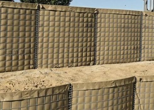 Savunma Duvarı Sel İçin Galvanizli Tel Kaynaklı Hesco Bastion Duvar