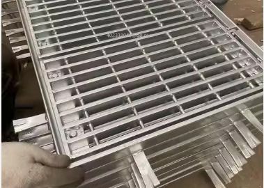 LTA Sürüş rampası ızgara kapağı veya drenaj S275jr drenaj için ızgara hendek kapağı elektroplat
