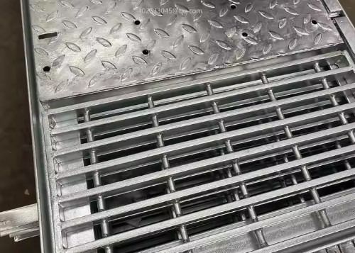 Yürüyüş Yolu Platformu Metal Malzeme Sıcak DIP Galvanize Çakıl Dişli Çelik Izgara Ayak Pedal Platform Yürüyüş