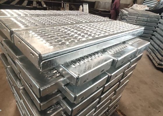 Alüminyum ve Hafif Karbon Delikli Galvanizli Geçit Izgarası 0.3MM- 8MM Kalınlık