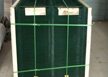 Galvanizli 3D Eğimli Çit Yer Taşıyla Kaynatılmış Ağı Çit