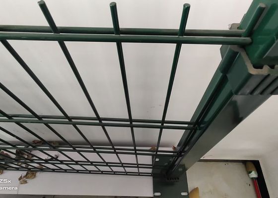 Bahçe Eskrim PVC Galvanizli 868 Kaynaklı Hasır Paneller 8 "X2" Delik Açma