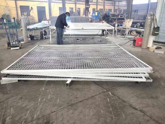 PVC Ayaklar ile Hareketli Avustralya Standart Galvanizli Geçici Hasır Çit