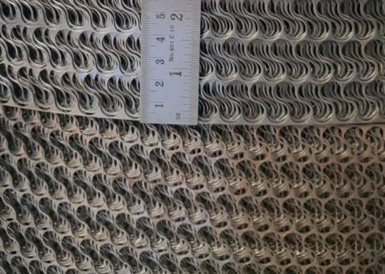Kafes Yapımı İçin 1.2mm Kalınlık Delikli Metal Hasır Delikli Metal Şerit