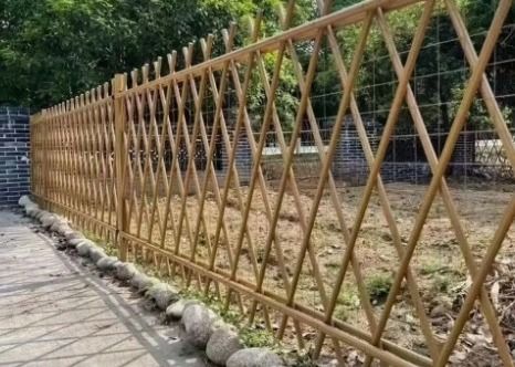Demir / Galvanize Yapay / Taklit Bambu Çit Sarı Üçgen Delik Şekli