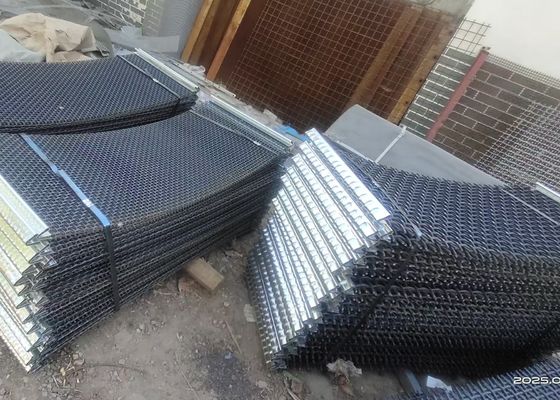 Ocak / Taş Kırma Bükülmüş Kum Titreşimli Ekran 1.5 * 2M Boyut Aşınma Korumalı