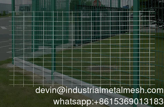 Çelik levha desteği ile 50X100 mm diyaframlı kaynaklı tel örgü panelleri