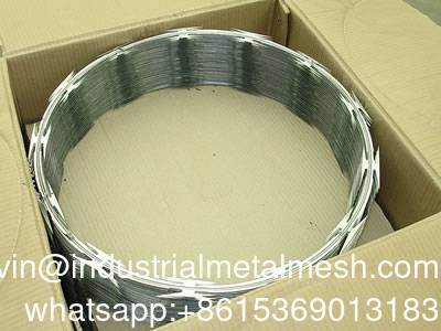 Güvenli Çit Çözümleri için 900mm Bobin Galvanizli Concertina Jiletli Tel Bto-22