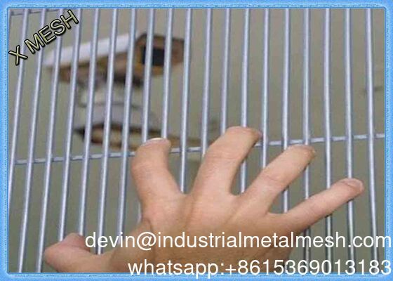 Yüksek Güvenlik Demir 358 Çit Güvenlik Havaalanı Yükseliş Hırsızlık Karşıtlığı Çelik Dayanıklı Kaynaklı Mesh Panel