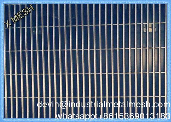 Yüksek Güvenlik Demir 358 Çit Güvenlik Havaalanı Yükseliş Hırsızlık Karşıtlığı Çelik Dayanıklı Kaynaklı Mesh Panel