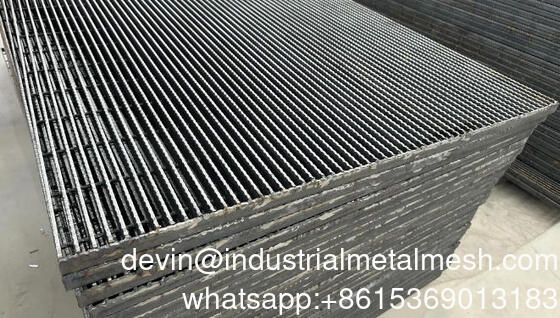 Q235 / Q345 Malzeme Kare Tasarımlı Lot Açması için Galvanizli Çelik Drenaj Izgarası