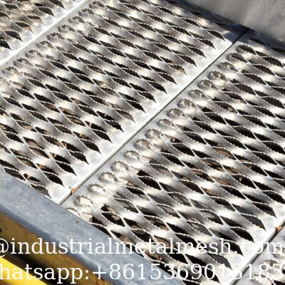 Galvanized Steel Grip Strut Safety Grating for Stair/ Treads/ Industrial Safety Walkways