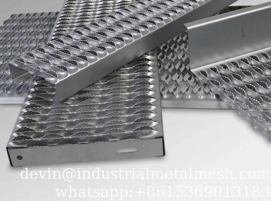 Anti-Slip Maximum Slip Resistance Grip Strut Grating Stairs Treads Safety Grating Perforated Plank