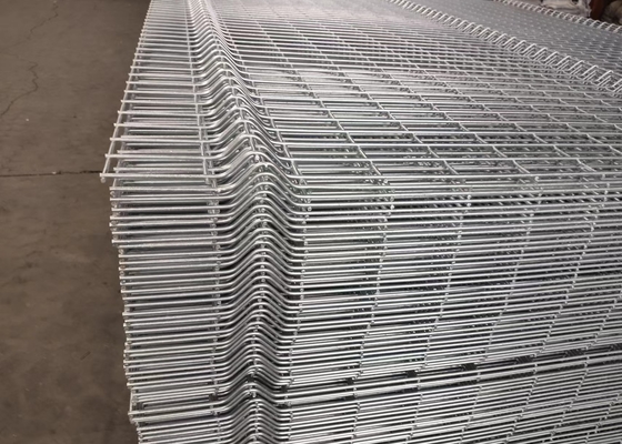Şeftali Tipi Post ile Korozyon Direnci Sıcak Daldırma Galvanizli Kavisli Metal Çit