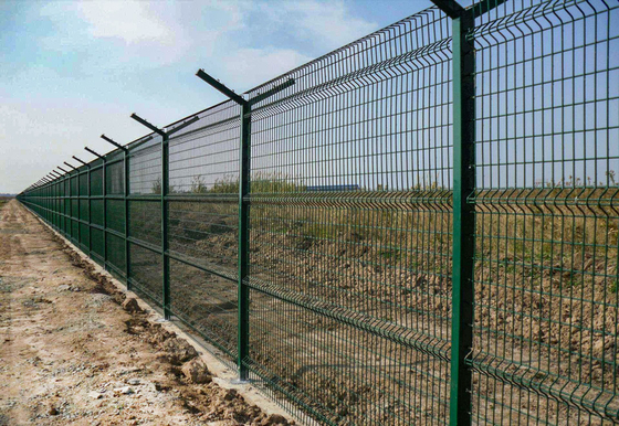 Satılık Toz Boyalı Kavisli Metal Hasır Panel 3D Çit