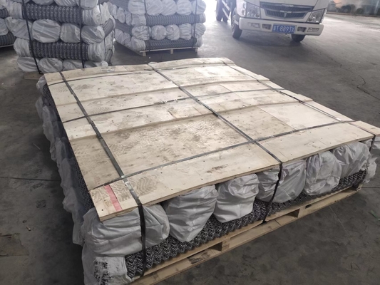 Metal 1.8m Galvanizli Zincir Bağlantı Eskrim 60x60 Elmas 50ft
