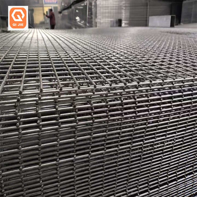PVC Kaplı 3D Eğimli Çit Panel Üçgen Bükme Çit >= 100 Metrekare