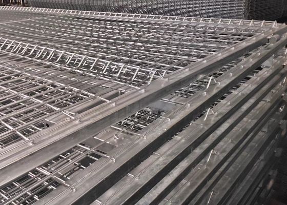 4.0mm 5.0mm Eğimli Kaynaklı Hasır 3d Tel Çit Panelleri korozyon önleyici