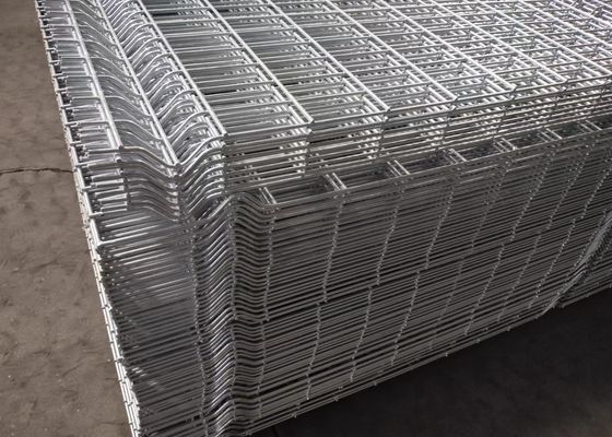 PVC Kaplı Çerçeve Kaplama ve 3D Eğimli Tel Örgü Çit