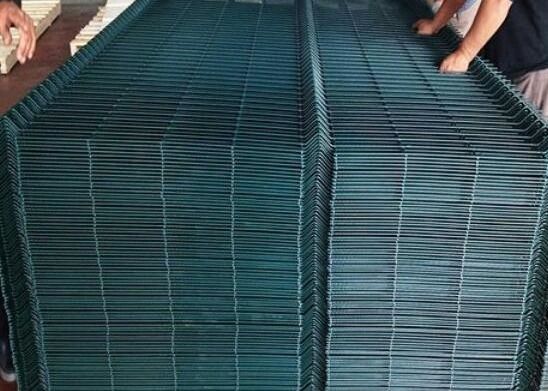 Bahçe için 3d Üçgen Viraj Kavisli Metal Çit Kaynaklı Hasır Güvenlik Paneli