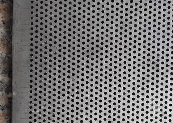 0.6mm Delik 80mm Genişliği Paslanmaz Çelik Perforasyonlu Yaprak Yuvarlak Delik