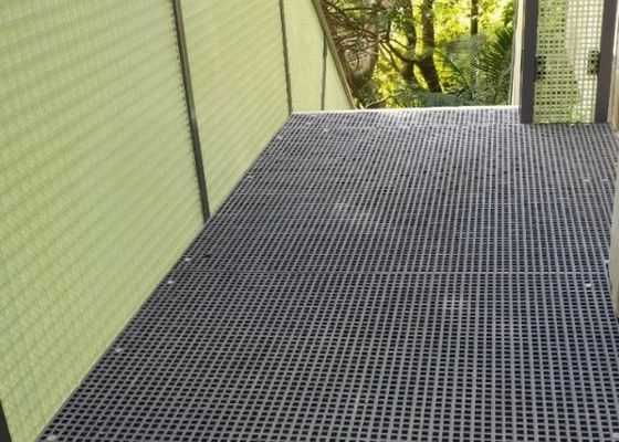 38 mm kalınlığı FRP Pultruded Grating With Gritted Surface And Bolt Fixing Installation (Gritli yüzey ve vida sabitleme kuruluşu ile FRP pultruded ızgara)
