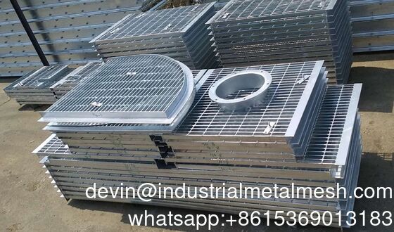 Ağır Güçlü Galvanizli Kayma Karşıtı Kayışlı Çukur Kanal Çukur Kapak Plağı Endüstriyel Zemin Yürüyüş Platformu Çelik Çubuk Izgara