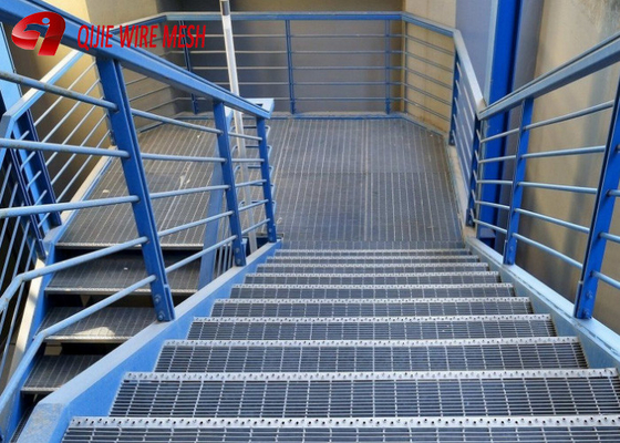 SGS Düz Veya Tırtıklı Kayma Önleyici Metal Mesh Çelik Geçit Izgarası