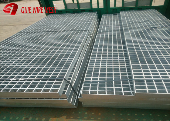 Trafik Plakaları Galvanizli Çelik Izgara Genişletilmiş Metal Hasır Tırtıklı Çubuk Izgara