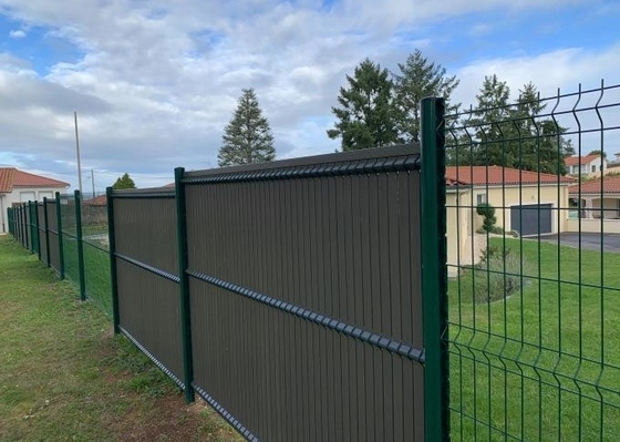 Plastik Pvc Uv Çıta ile 3d Kavisli Panel Kaynaklı Hasır Bahçe Çiti 1.8m Yüksek