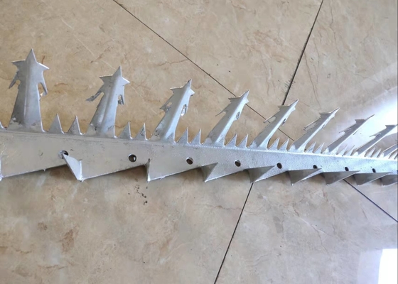Güvenlik için 1m Uzunluk Büyük Boy SGS Sıcak Daldırma Galvanizli Anti Tırmanma Duvar Spike