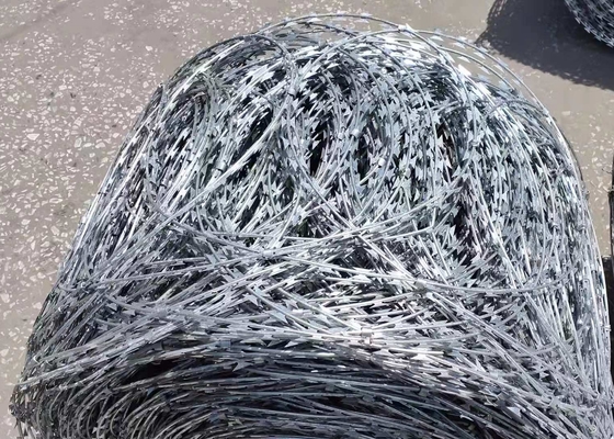 Çiftlik için Sıcak Galvanizli Düz Sarma Jiletli Tel Paslanmaz Çelik Bto22